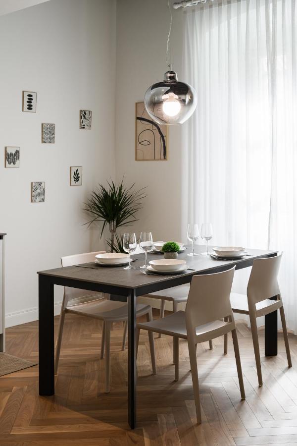 Triestinn - Suite Borsa Buitenkant foto